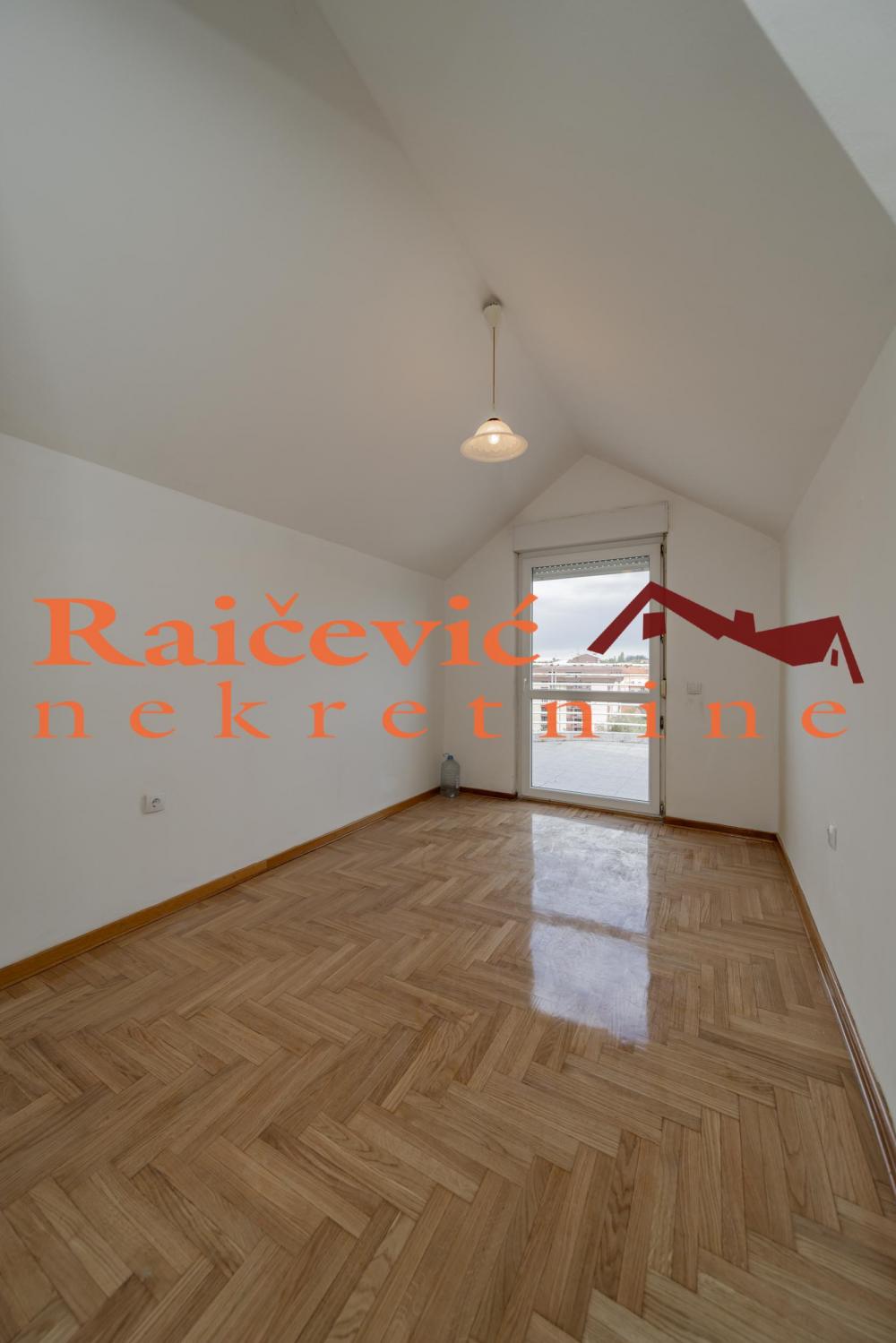 Stan na prodaju u Beogradu, Lion, trosoban, 83m2, cena 205000 evra