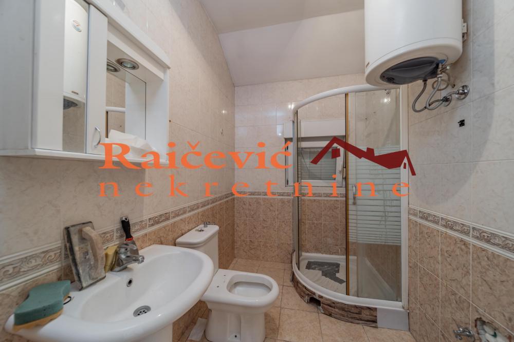 Stan na prodaju u Beogradu, Lion, trosoban, 83m2, cena 205000 evra