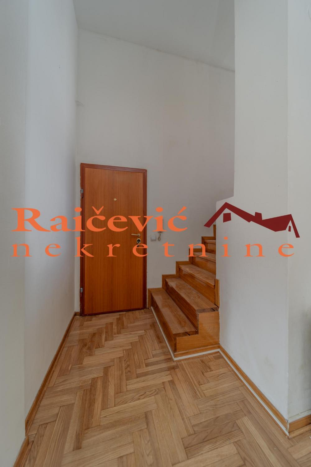 Stan na prodaju u Beogradu, Lion, trosoban, 83m2, cena 205000 evra