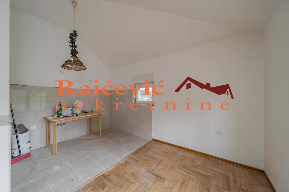 Stan na prodaju u Beogradu, Lion, trosoban, 83m2, cena 205000 evra