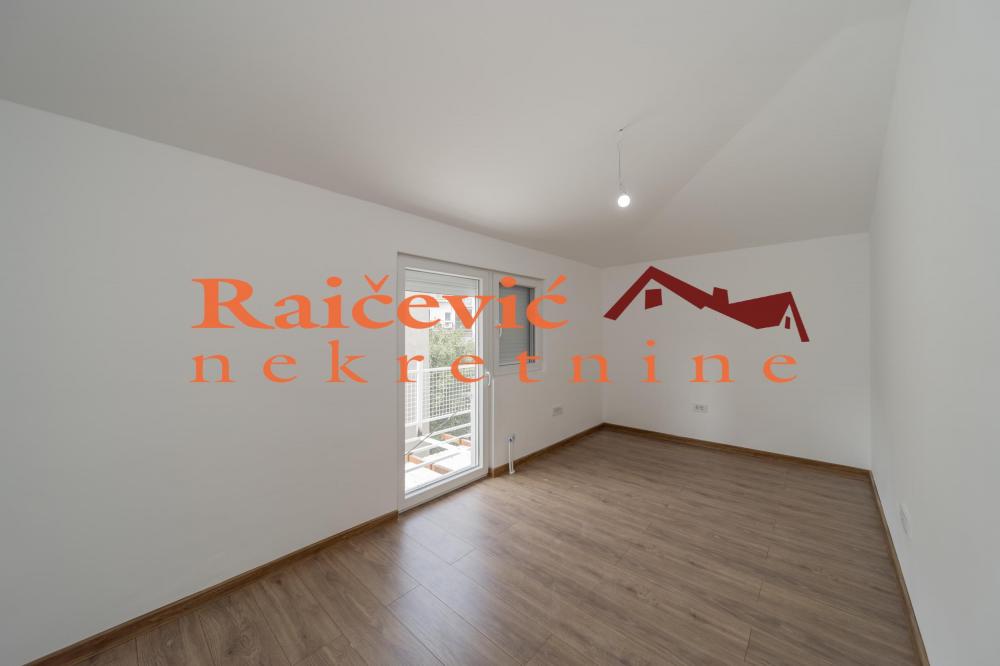 Stan na prodaju u Beogradu, Profesorska kolonija, trosoban, 83m2, cena 238500 evra