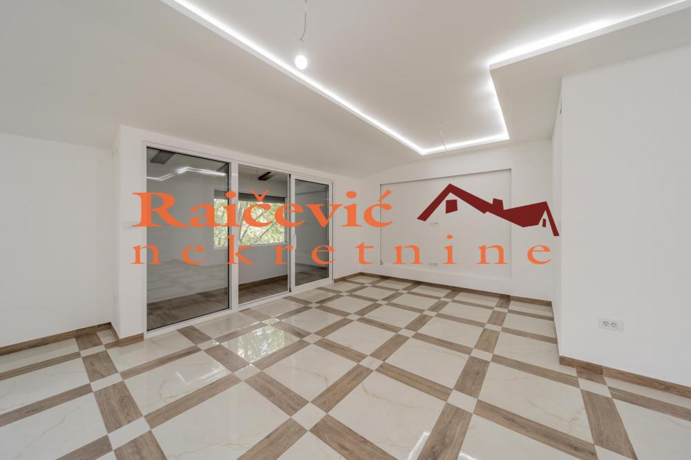 Stan na prodaju u Beogradu, Profesorska kolonija, trosoban, 83m2, cena 238500 evra