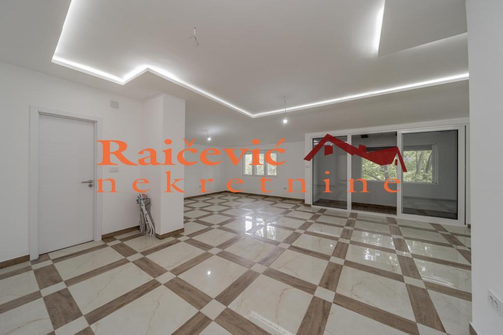 Stan na prodaju u Beogradu, Profesorska kolonija, trosoban, 83m2, cena 238500 evra