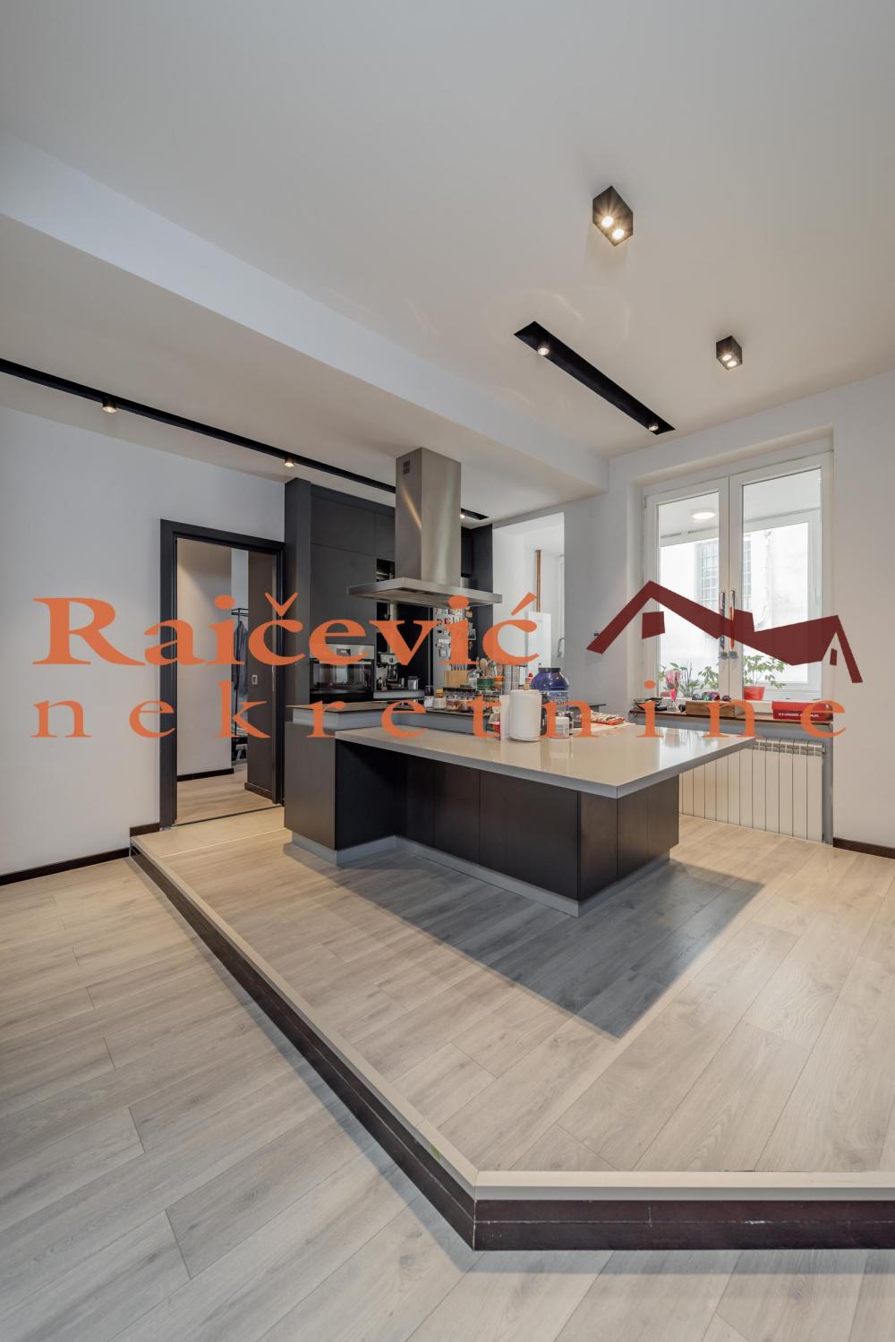 Stan na prodaju u Beogradu, Beograd (centar), trosoban, 83m2, cena 330000 evra