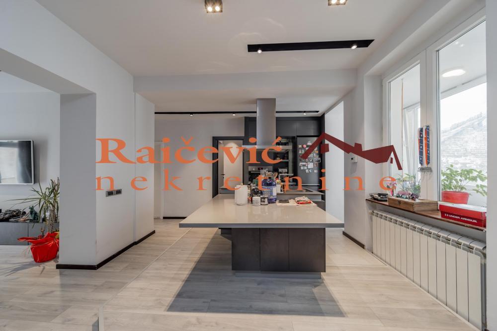 Stan na prodaju u Beogradu, Beograd (centar), trosoban, 83m2, cena 330000 evra