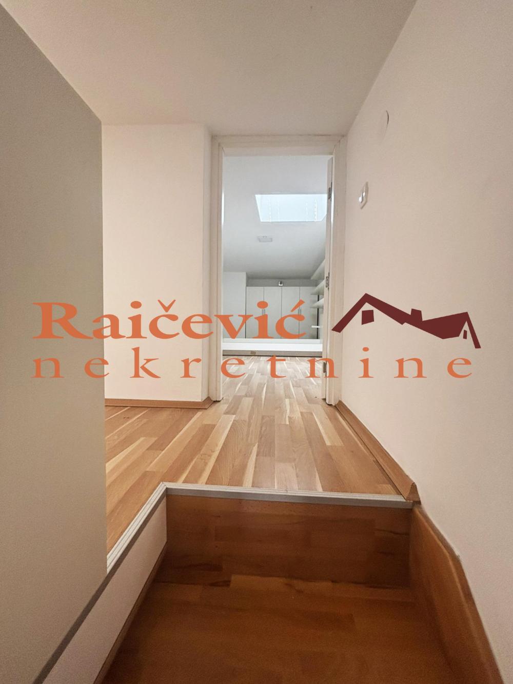 Stan na prodaju u Beogradu, Lion, cetvorosoban, 84m2, cena 200000 evra