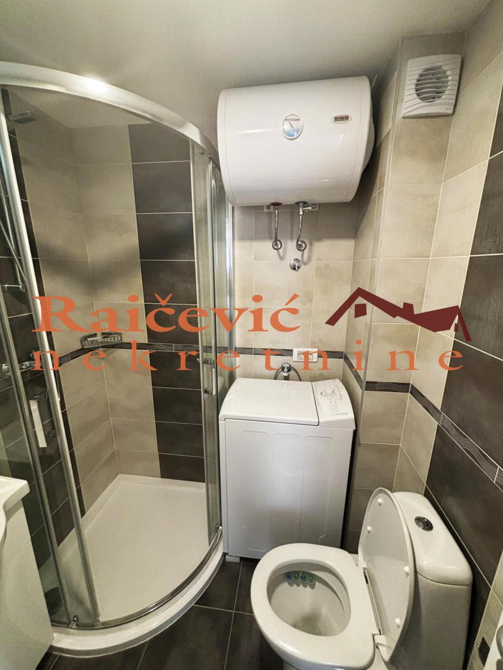 Stan na prodaju u Beogradu, Lion, cetvorosoban, 84m2, cena 200000 evra