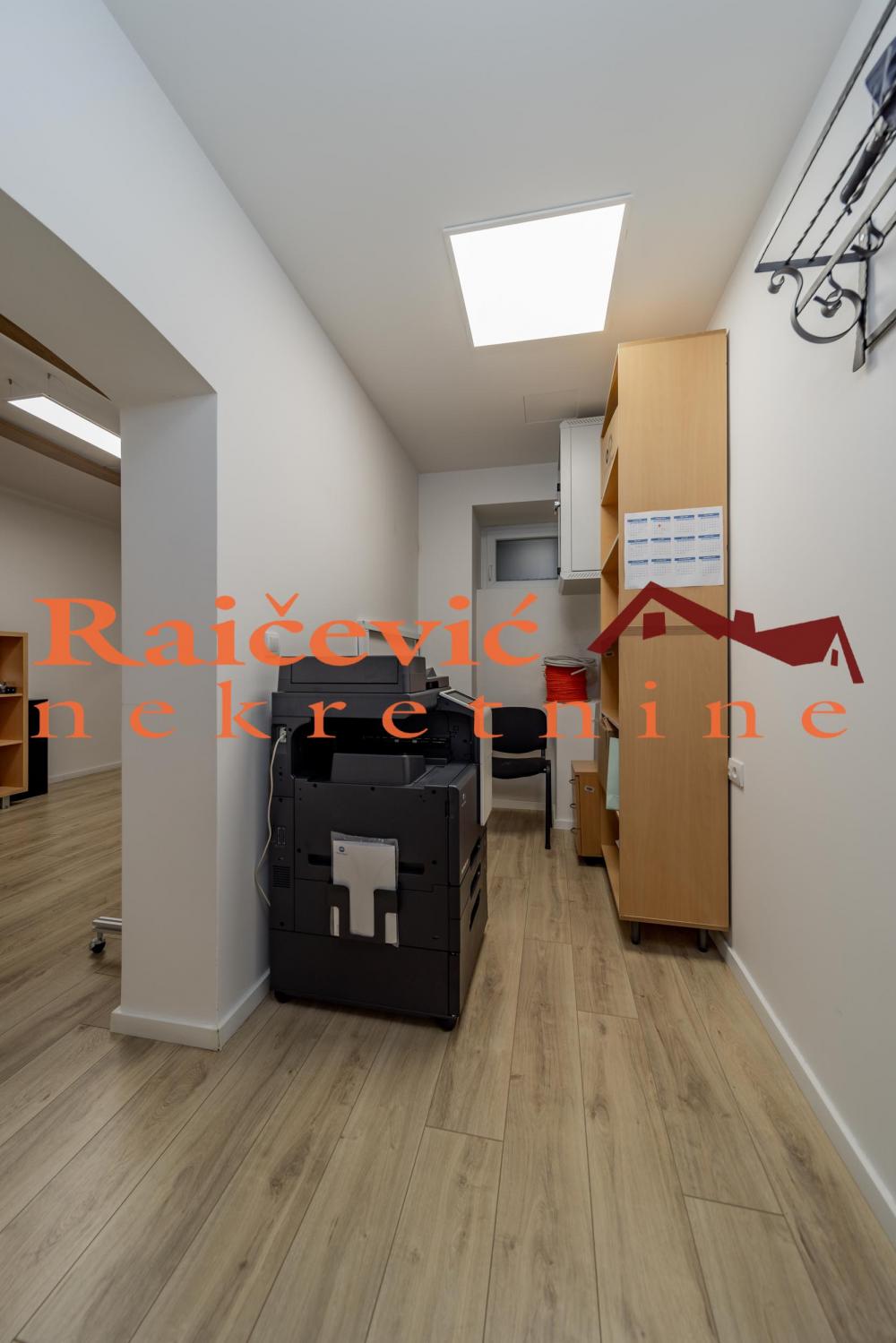 Stan na prodaju u Beogradu, Dorćol, cetvorosoban, 84m2, cena 205800 evra