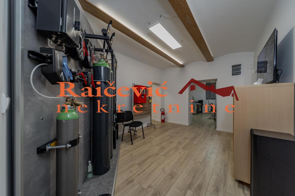 Stan na prodaju u Beogradu, Dorćol, cetvorosoban, 84m2, cena 205800 evra