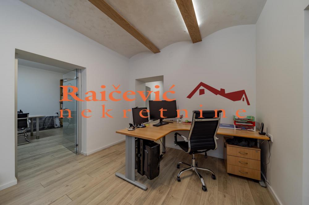 Stan na prodaju u Beogradu, Dorćol, cetvorosoban, 84m2, cena 205800 evra