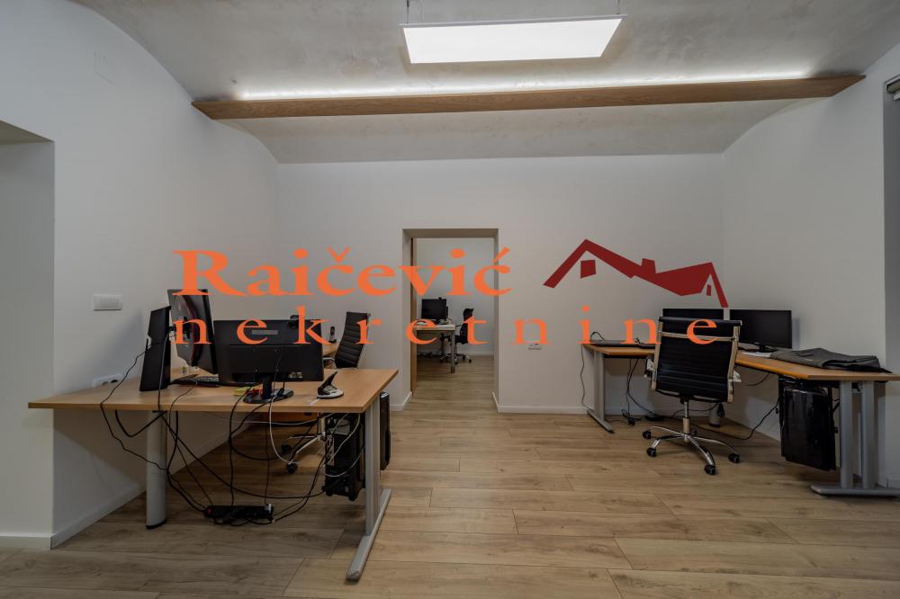 Stan na prodaju u Beogradu, Dorćol, cetvorosoban, 84m2, cena 205800 evra