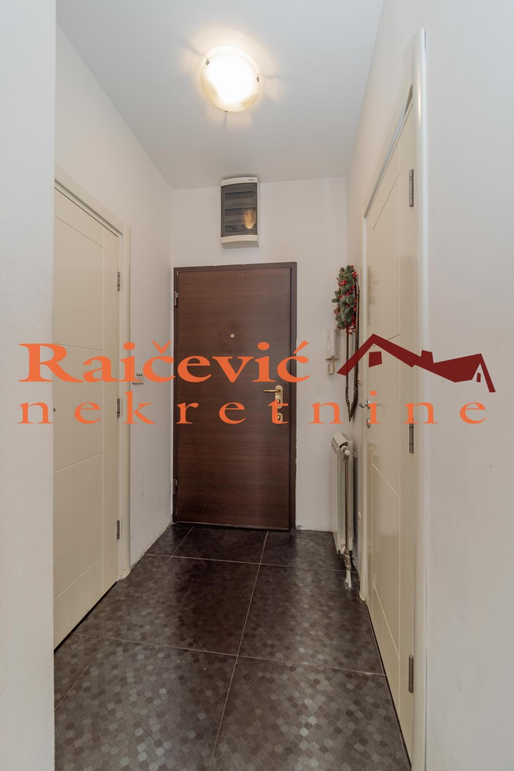 Stan na prodaju u Beogradu, Pašino brdo, trosoban, 85m2, cena 269000 evra