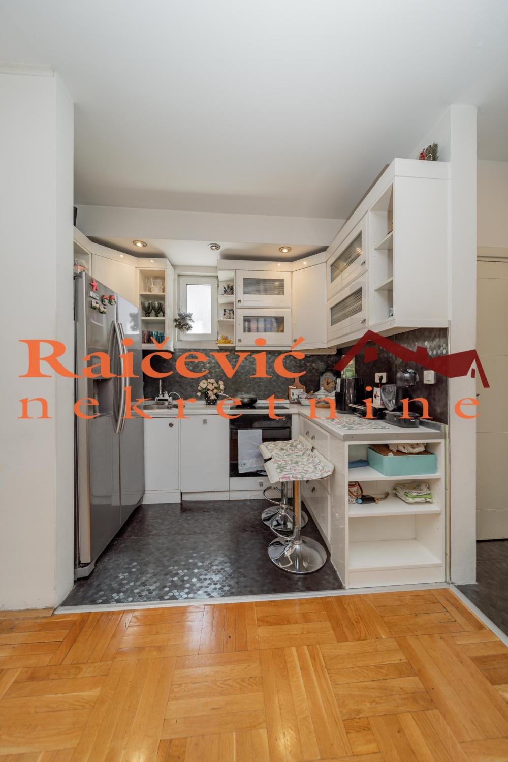 Stan na prodaju u Beogradu, Pašino brdo, trosoban, 85m2, cena 269000 evra