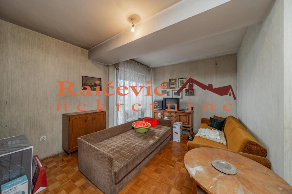 Stan na prodaju u Beogradu, Botanička bašta, trosoban, 85m2, cena 275000 evra