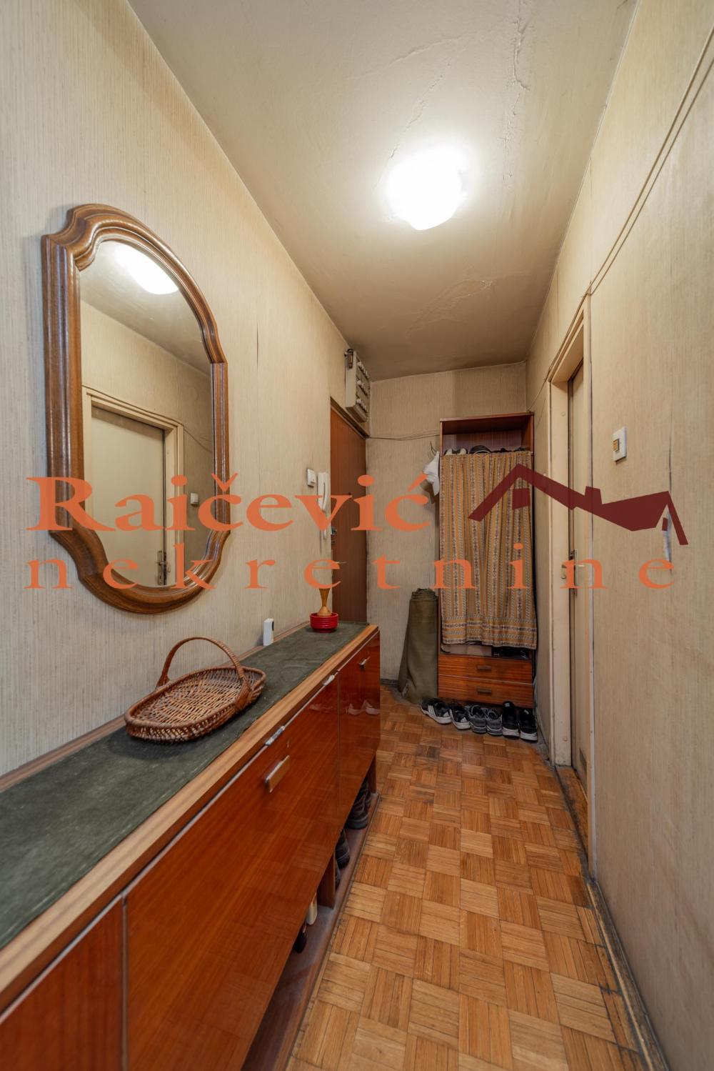 Stan na prodaju u Beogradu, Botanička bašta, trosoban, 85m2, cena 275000 evra