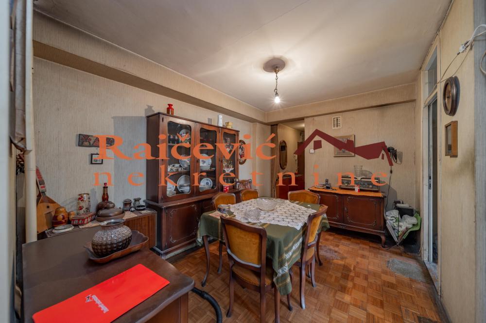 Stan na prodaju u Beogradu, Botanička bašta, trosoban, 85m2, cena 275000 evra