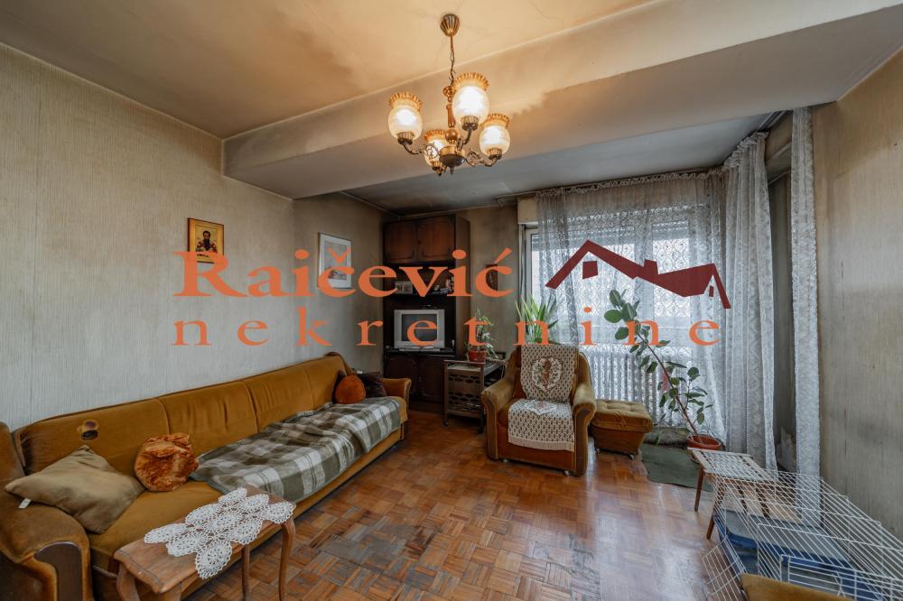 Stan na prodaju u Beogradu, Botanička bašta, trosoban, 85m2, cena 275000 evra