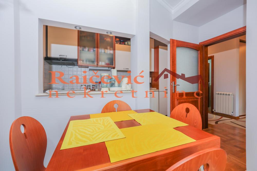 Stan na prodaju u Beogradu, Voždovac, cetvorosoban, 86m2, cena 299000 evra