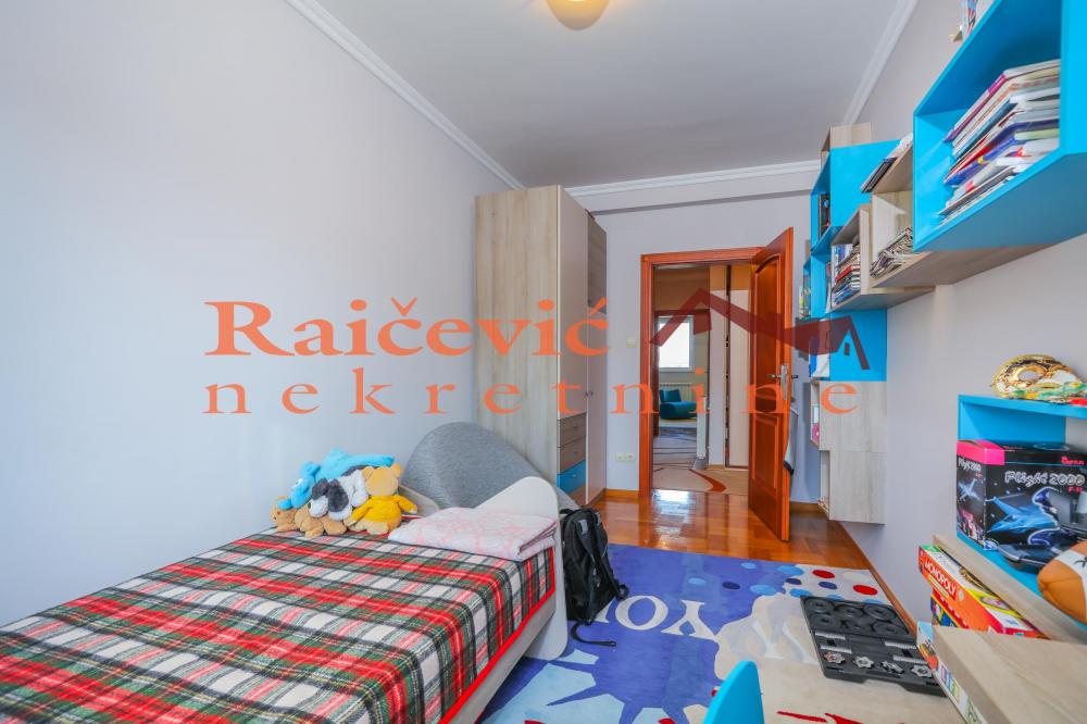 Stan na prodaju u Beogradu, Voždovac, cetvorosoban, 86m2, cena 299000 evra