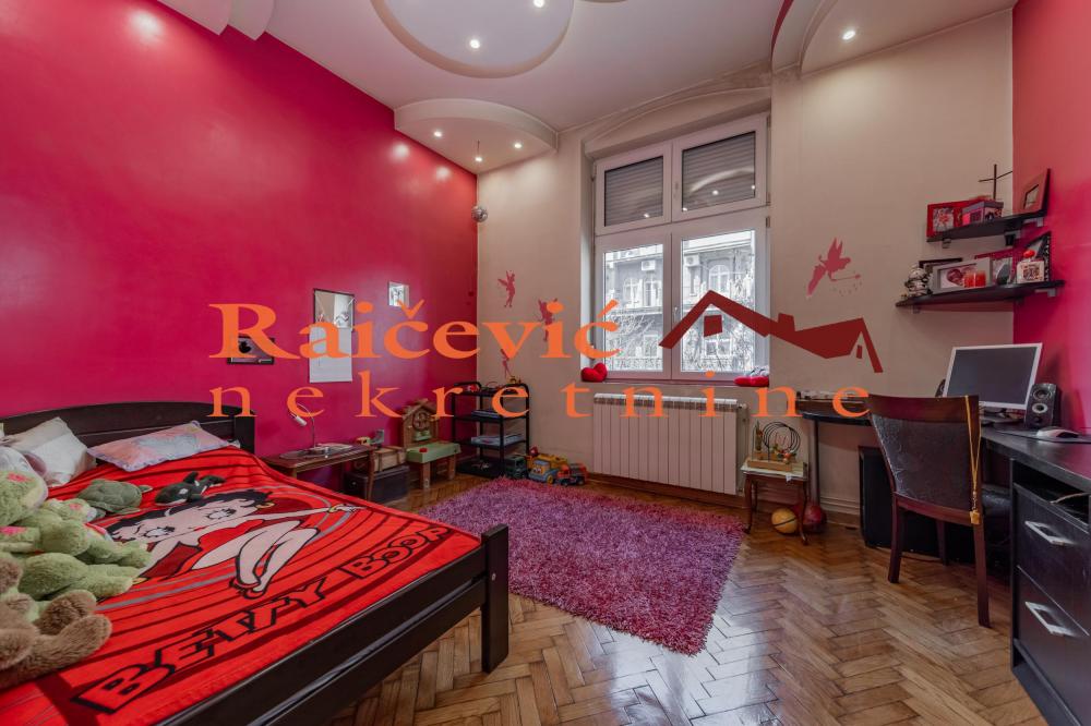 Stan na prodaju u Beogradu, Cvetni trg, trosoban, 86m2, cena 320000 evra