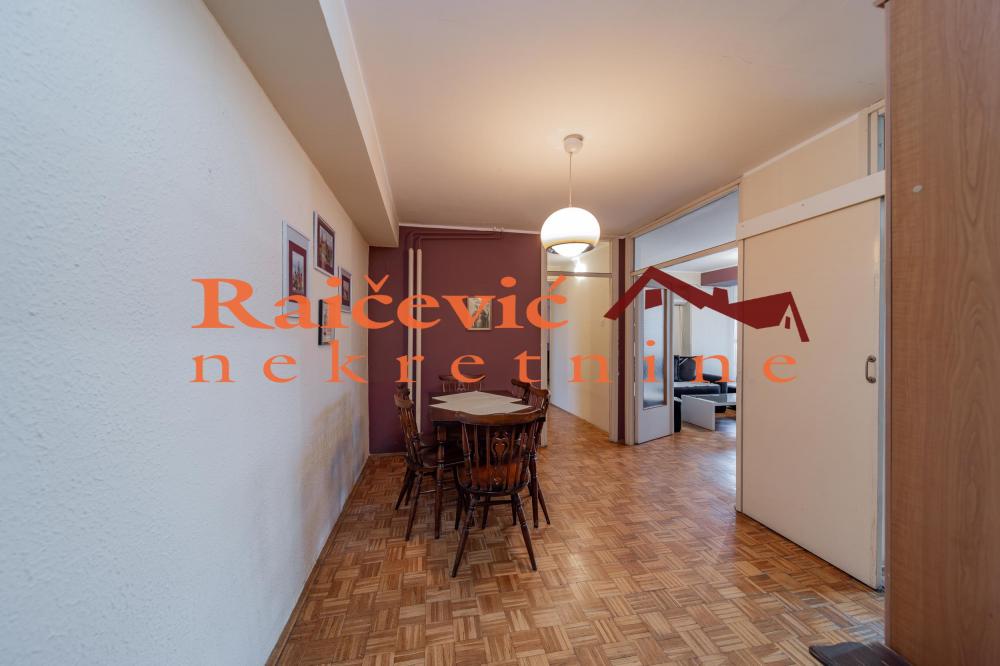 Stan na prodaju u Beogradu, Botanička bašta, trosoban, 87m2, cena 275000 evra