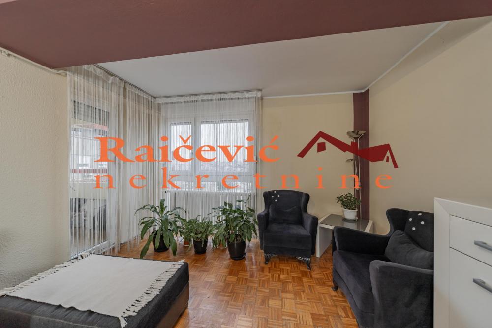 Stan na prodaju u Beogradu, Botanička bašta, trosoban, 87m2, cena 275000 evra