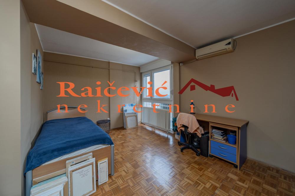 Stan na prodaju u Beogradu, Botanička bašta, trosoban, 87m2, cena 275000 evra