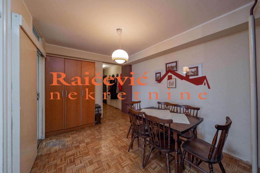 Stan na prodaju u Beogradu, Botanička bašta, trosoban, 87m2, cena 275000 evra