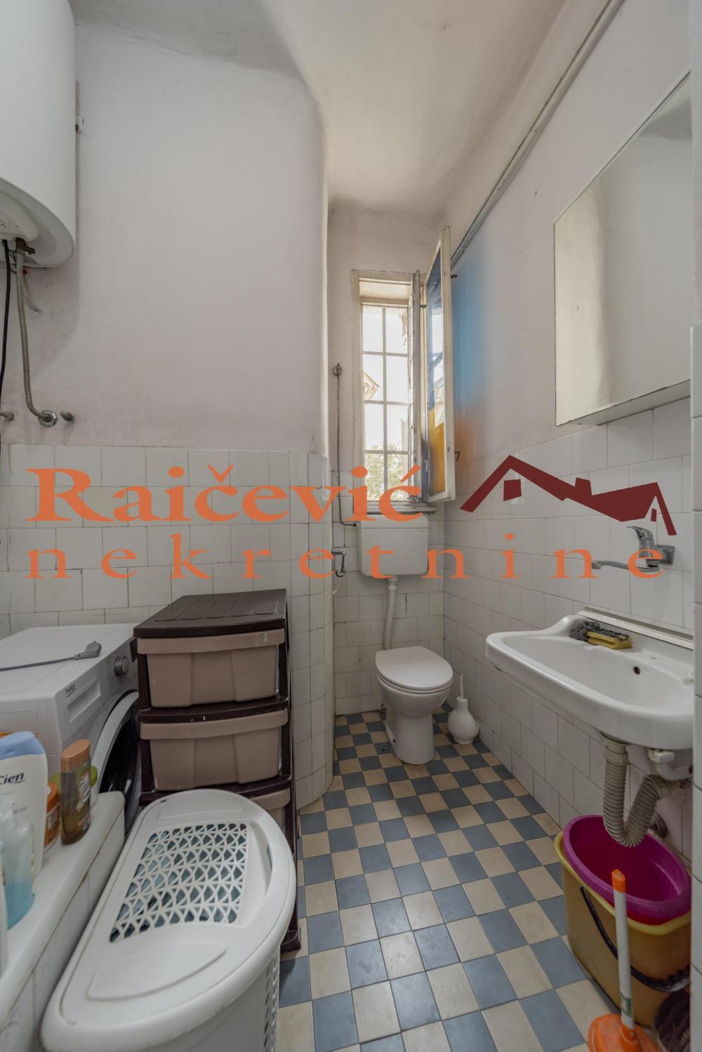 Stan na prodaju u Beogradu, Beograd (centar), troiposoban, 88m2, cena 300000 evra