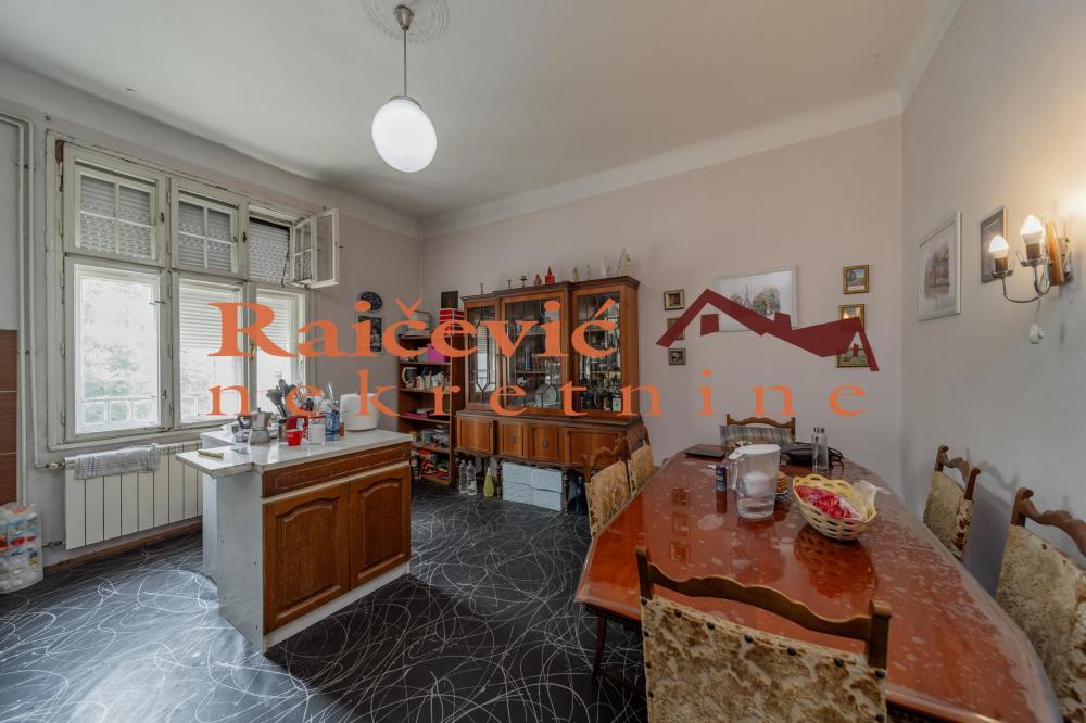 Stan na prodaju u Beogradu, Beograd (centar), troiposoban, 88m2, cena 300000 evra