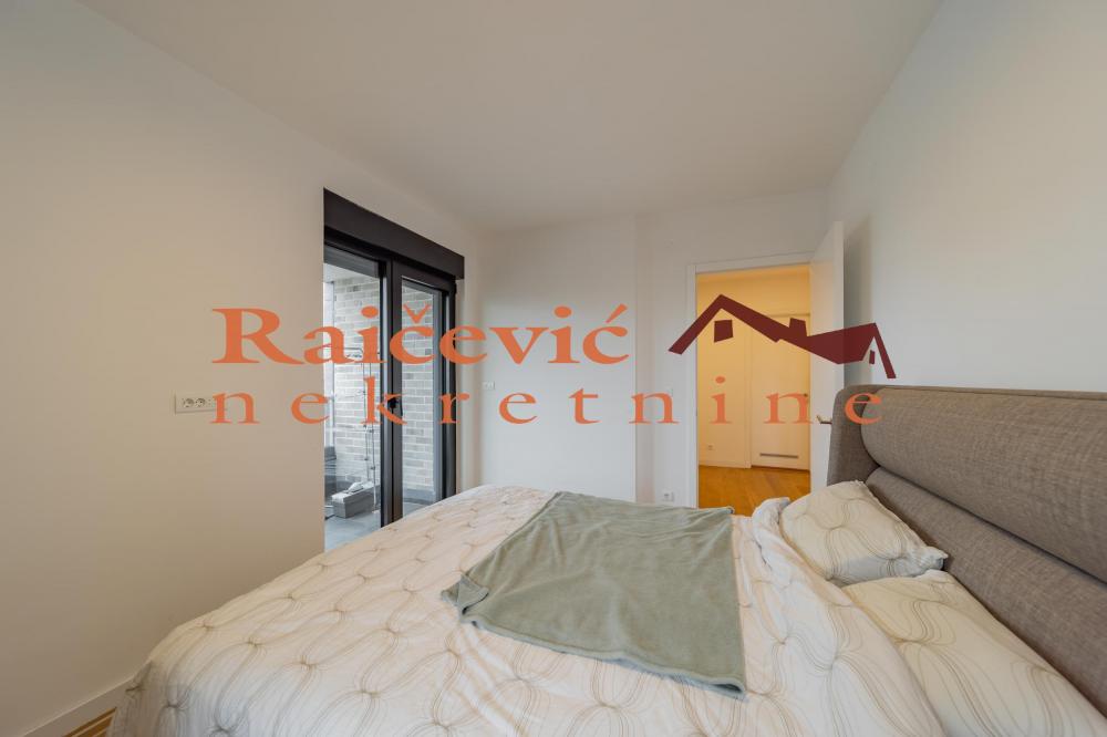 Stan na prodaju u Beogradu, Trošarina, troiposoban, 88m2, cena 320000 evra