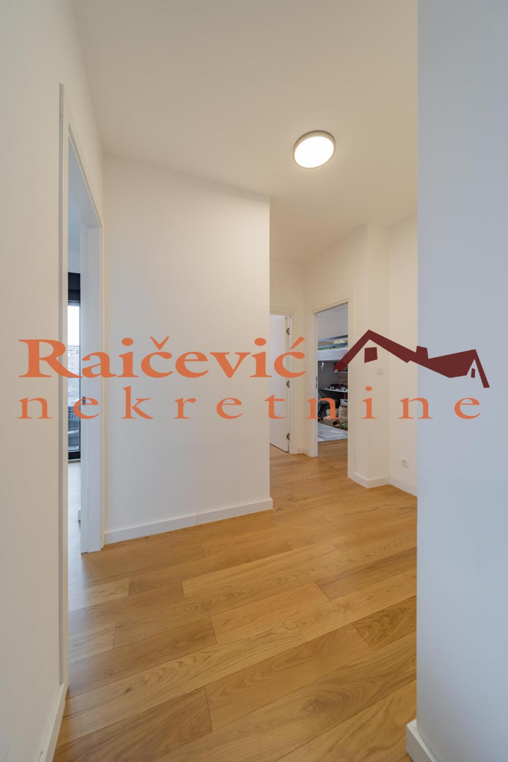 Stan na prodaju u Beogradu, Trošarina, troiposoban, 88m2, cena 320000 evra