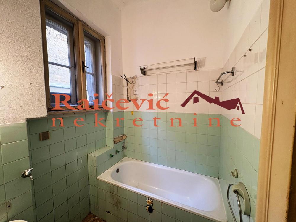 Stan na prodaju u Beogradu, Dorćol, cetvorosoban, 91m2, cena 377000 evra