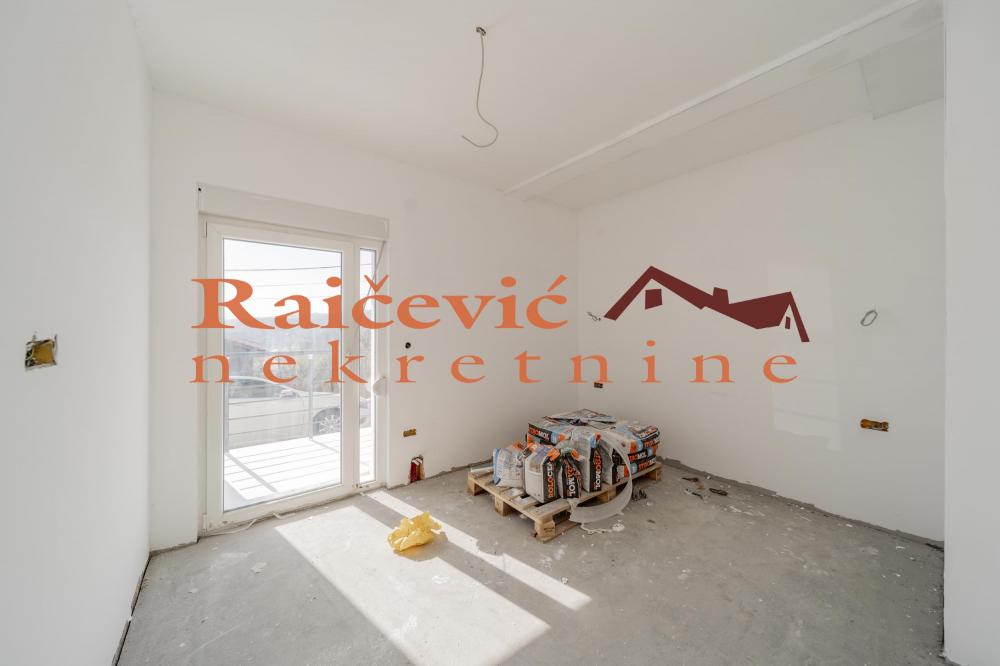 Stan na prodaju u Beogradu, Kaluđerica, trosoban, 95m2, cena 168308 evra