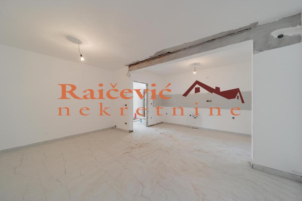 Stan na prodaju u Beogradu, Kaluđerica, trosoban, 95m2, cena 168338 evra