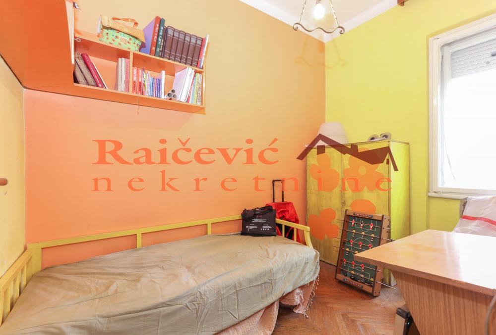 Stan na prodaju u Beogradu, Vračar, troiposoban, 95m2, cena 284000 evra