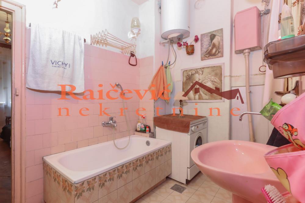 Stan na prodaju u Beogradu, Vračar, troiposoban, 95m2, cena 284000 evra