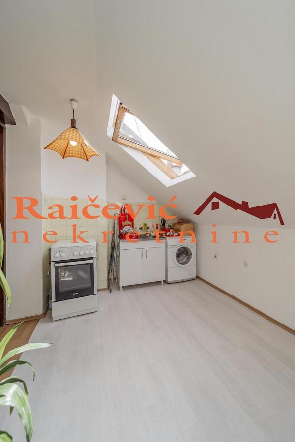 Stan na prodaju u Beogradu, Beograd (centar), troiposoban, 96m2, cena 239000 evra