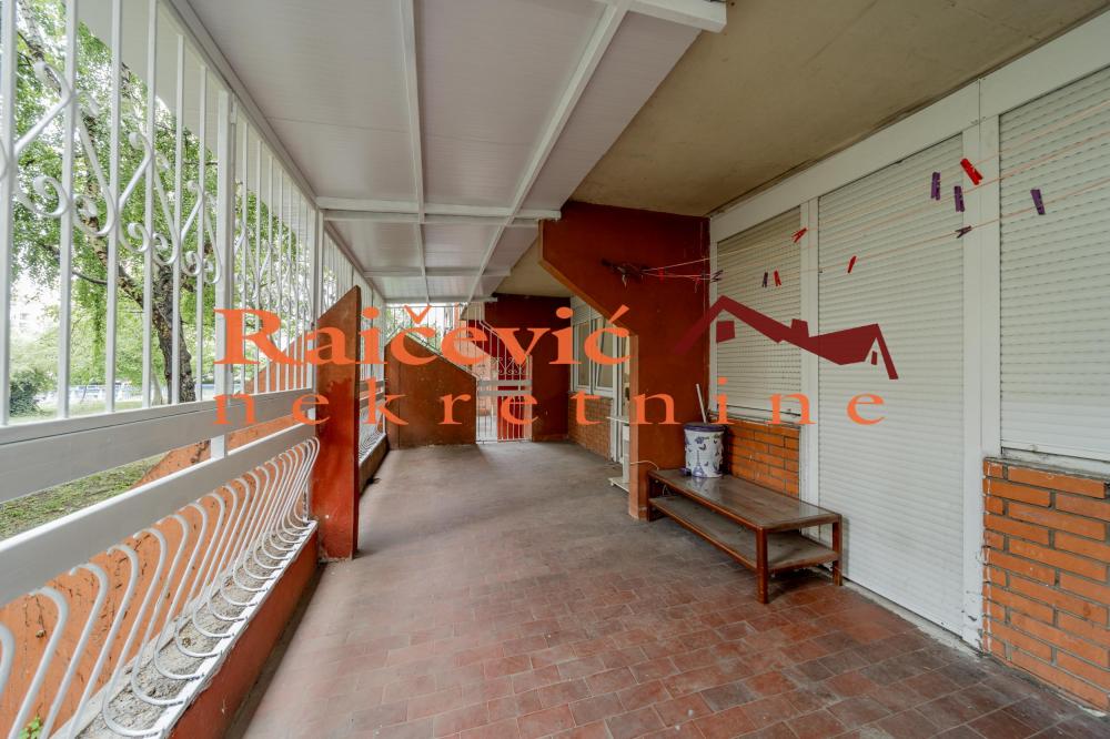 Stan na prodaju u Beogradu, Novi Beograd blok 70 (Kineski TC), trosoban, 98m2, cena 285000 evra