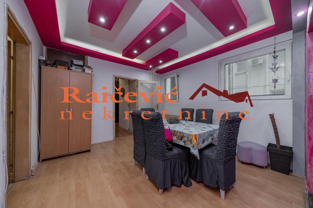 Stan na prodaju u Beogradu, Novi Beograd blok 70 (Kineski TC), trosoban, 98m2, cena 285000 evra