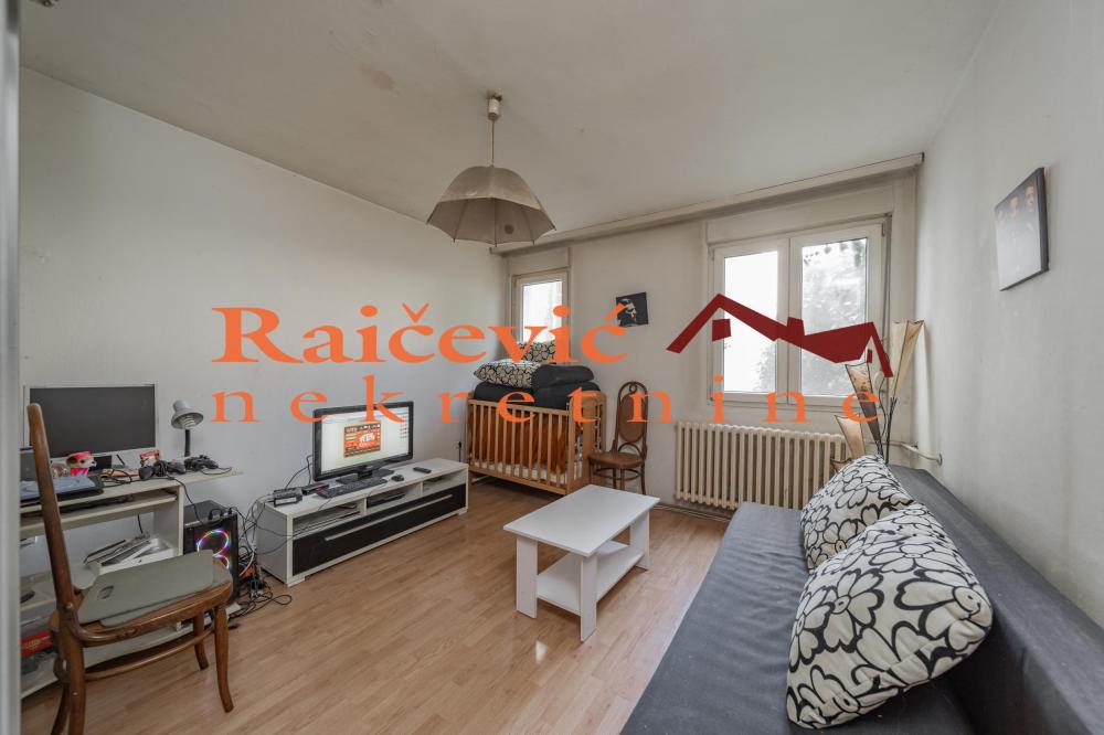 Stan na prodaju u Beogradu, Novi Beograd blok 70 (Kineski TC), trosoban, 98m2, cena 285000 evra