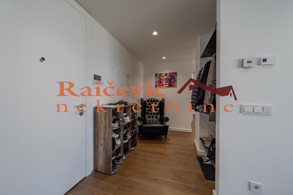 Stan na prodaju u Beogradu, Novi Beograd blok 58, trosoban, 99m2, cena 410000 evra