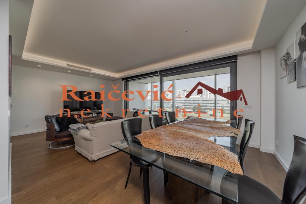 Stan na prodaju u Beogradu, Novi Beograd blok 58, trosoban, 99m2, cena 410000 evra