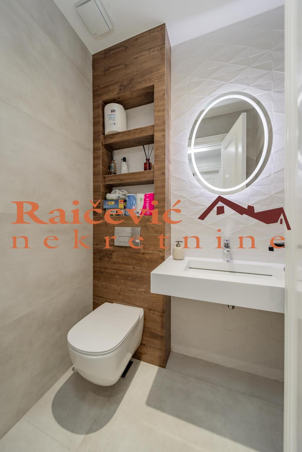 Stan na prodaju u Beogradu, Zemun, trosoban, 102m2, cena 480000 evra