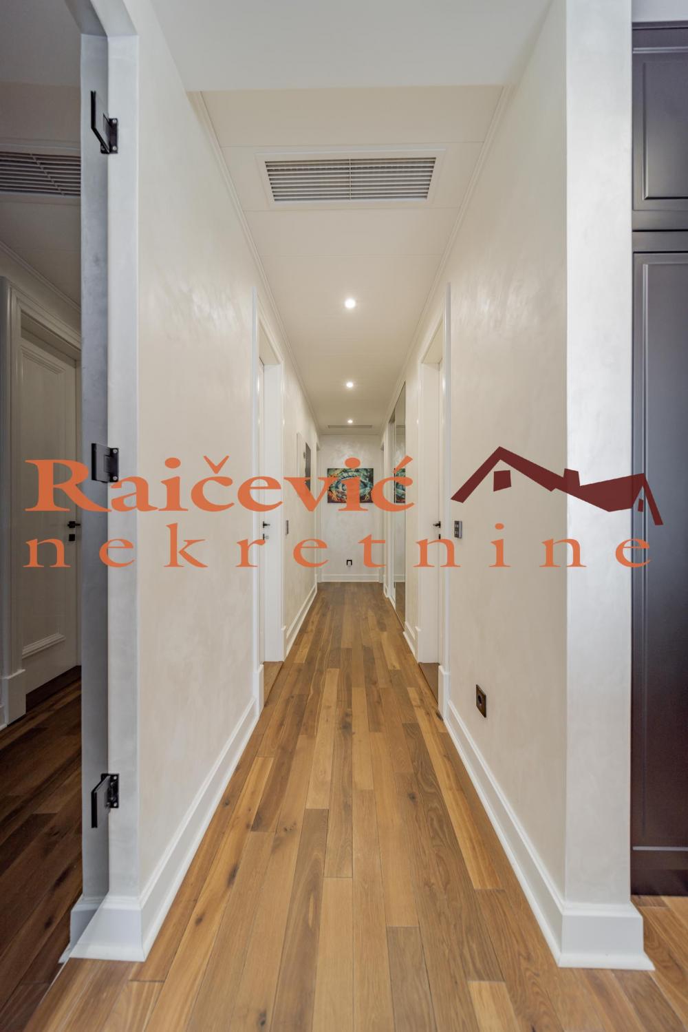 Stan na prodaju u Beogradu, Zemun, trosoban, 102m2, cena 480000 evra