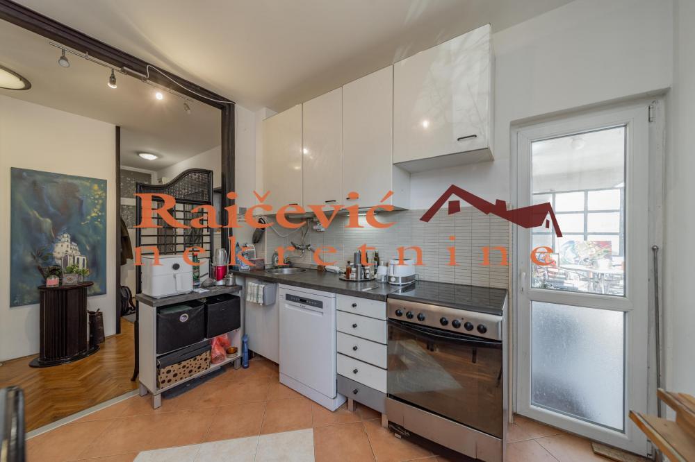 Stan na prodaju u Beogradu, Lion, troiposoban, 106m2, cena 340000 evra