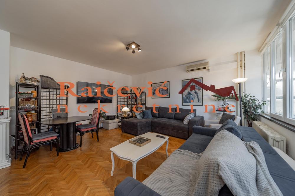 Stan na prodaju u Beogradu, Lion, troiposoban, 106m2, cena 340000 evra