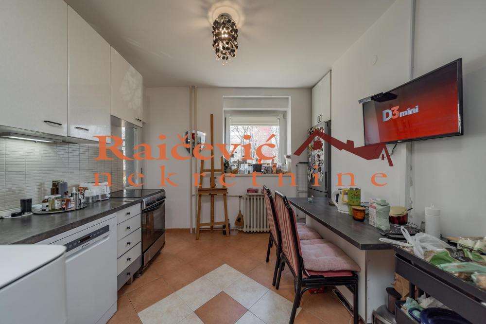 Stan na prodaju u Beogradu, Lion, troiposoban, 106m2, cena 340000 evra