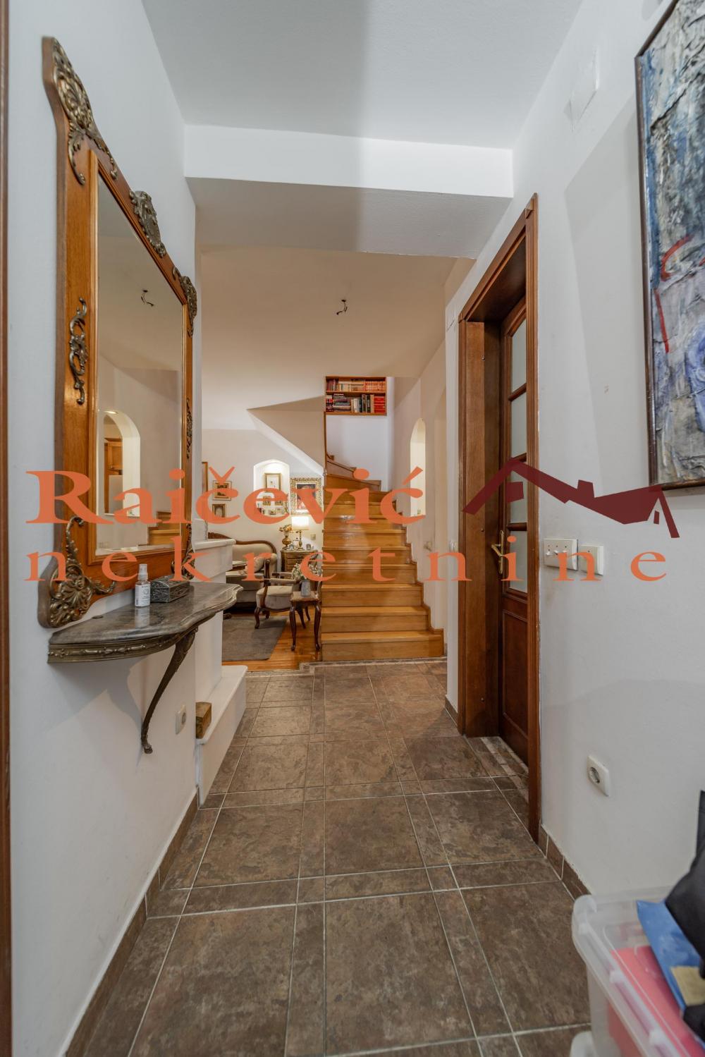 Stan na prodaju u Beogradu, Beograd (centar), 108m2, cena 548900 evra