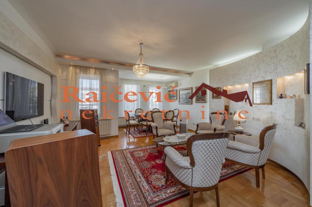 Stan na prodaju u Beogradu, Lion, cetvorosoban, 112m2, cena 450000 evra